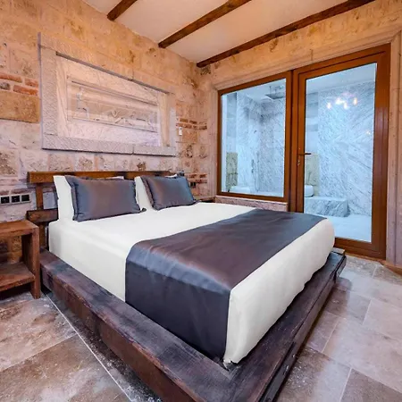 Tuna Hotel *