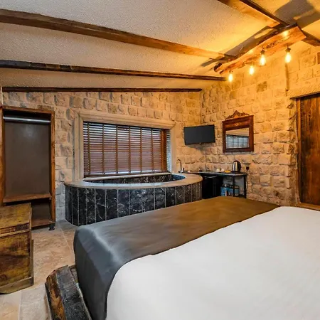 Tuna Hotel *